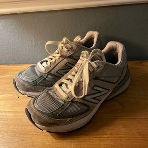 New Balance 990v5 Made in USA Women’s Size 5D Gray (W990GL5) Running Shoes.